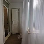 Mini Host In * Lizbona