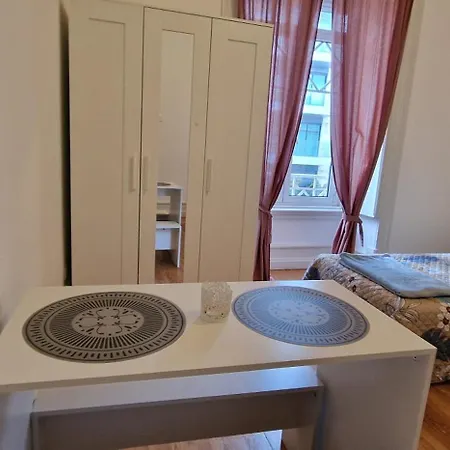 Guest house Mini Host In