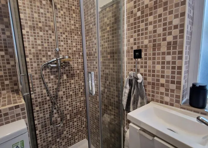 Pensión Mini Host In *